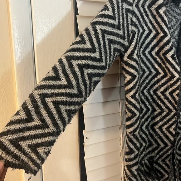 Joseph A. Open Front Long Hooded Cardigan. Size X-Small. - Picture 8 of 8